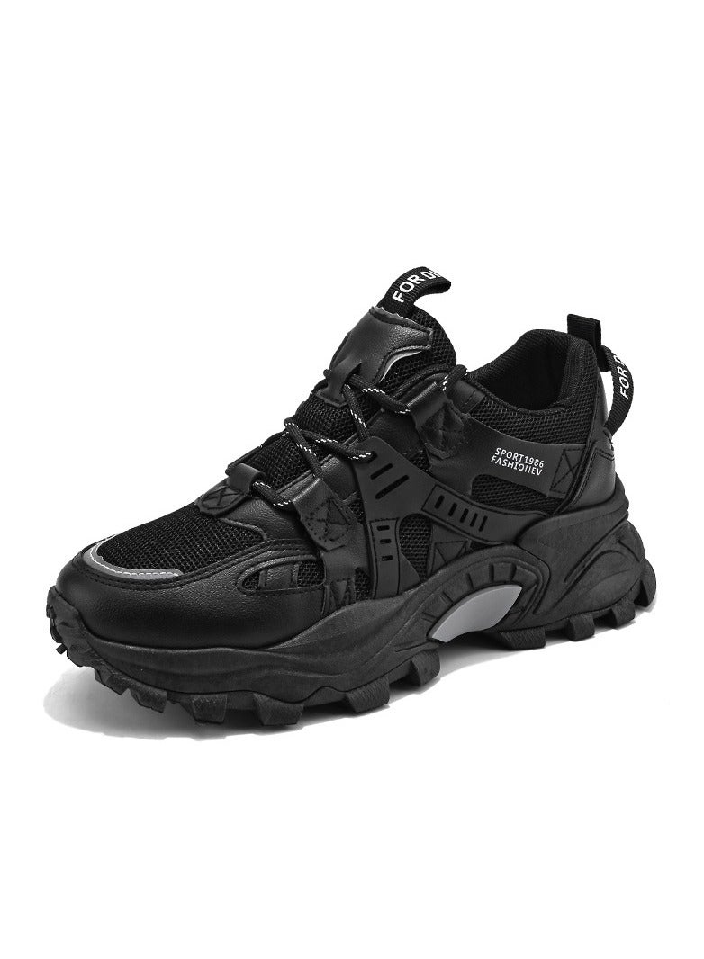 Wearing Low Top Breathable Sports Shoes For Men