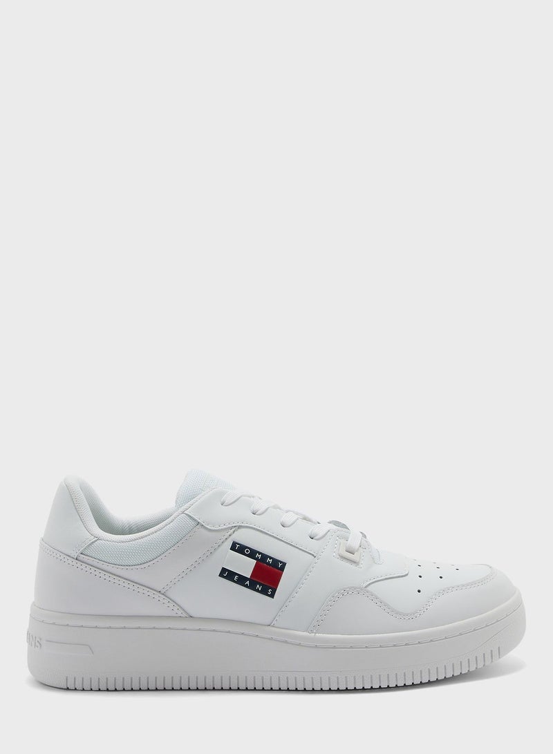 ESSENTIAL RETRO BASKETBALL TRAINERS