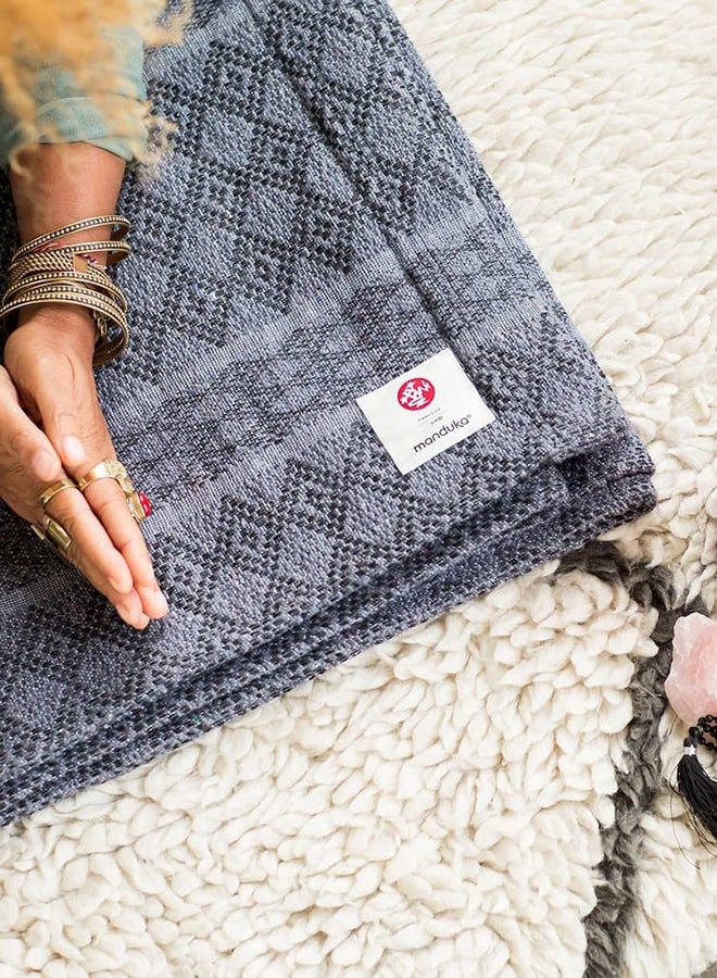 Anti-Slip Yoga Blanket Thunder 83 x 65inch