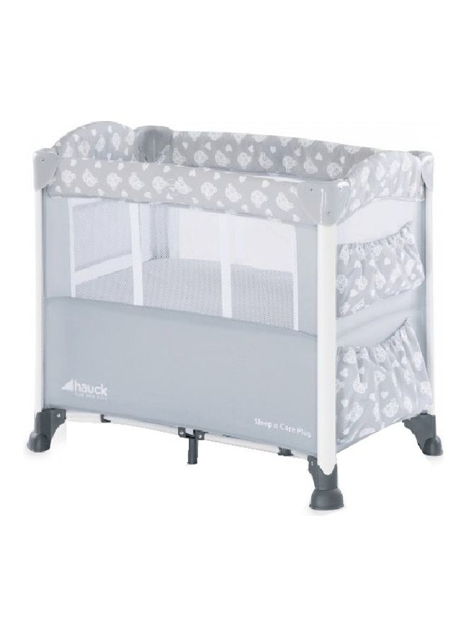 Bedside Crib Sleep N Care Plus, Co - Sleeper For New Born Babys From Birth Up To 9 Kg, Lowerable Side Part, Wheels, Toy Pockets, Storage Compartment, Foldable, Transport Bag, Teddy Grey