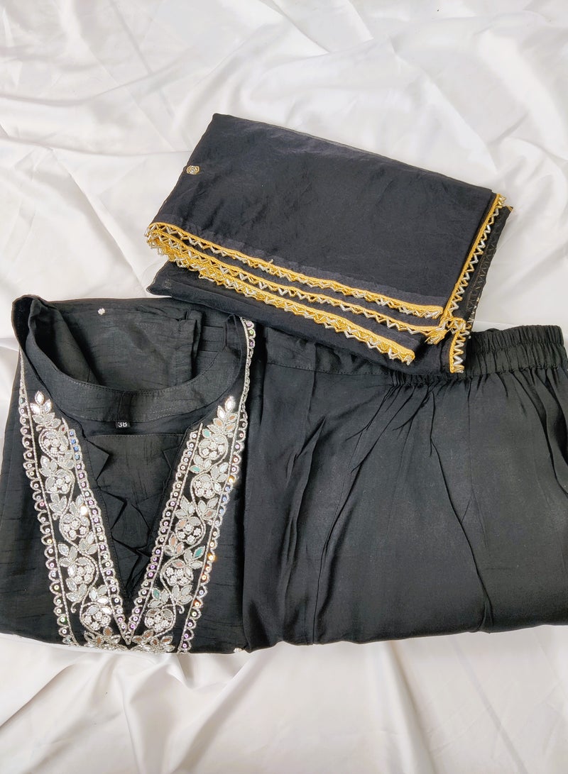 PRIYA'S PANACHE Black Beautiful Silk Straight Kurta Pant Set with Organza dupatta.