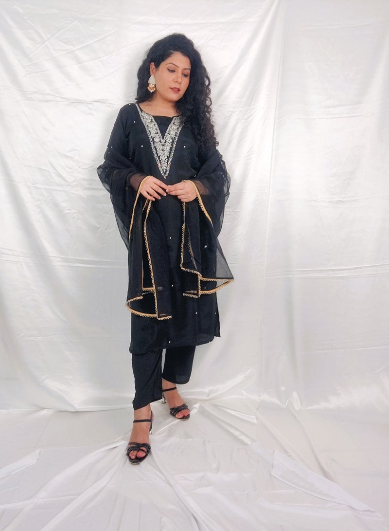PRIYA'S PANACHE Black Beautiful Silk Straight Kurta Pant Set with Organza dupatta.