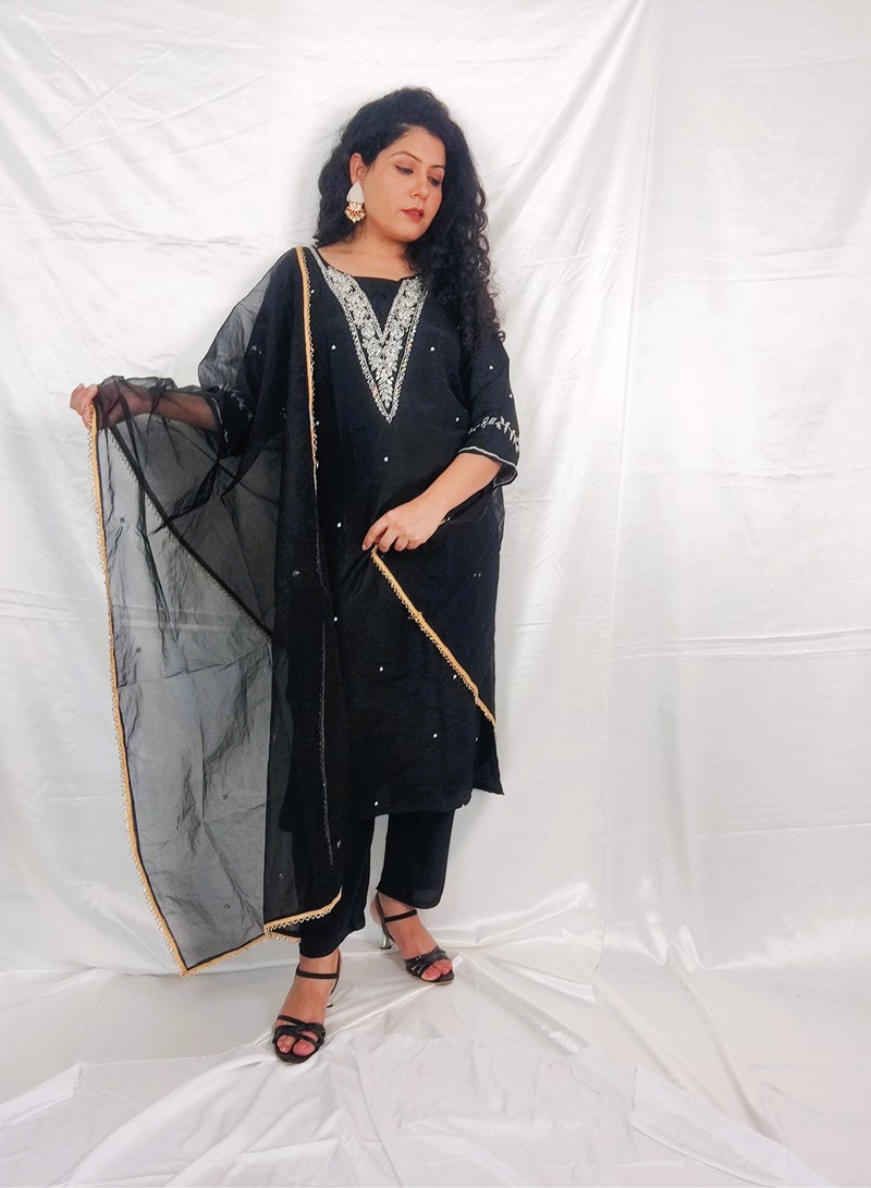 PRIYA'S PANACHE Black Beautiful Silk Straight Kurta Pant Set with Organza dupatta.