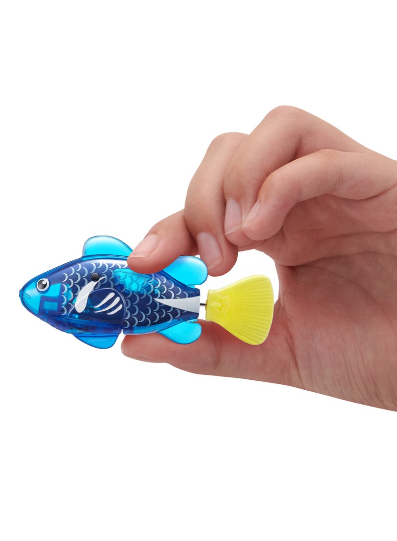 ZURU - (pack of 2) Robo Alive Water Activated Fish Toy - Color May Vary