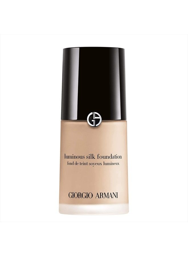 Luminous Silk Foundation, no. 04.25, 1 Count