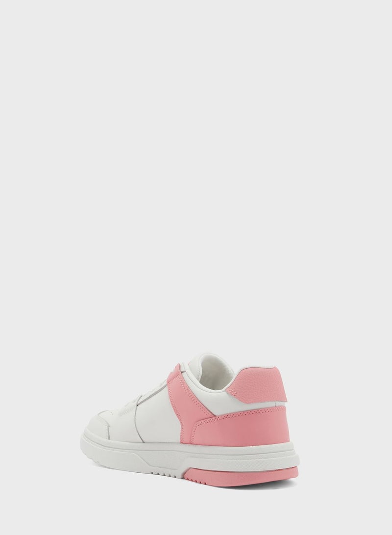 The Brooklyn Low Top Sneakers