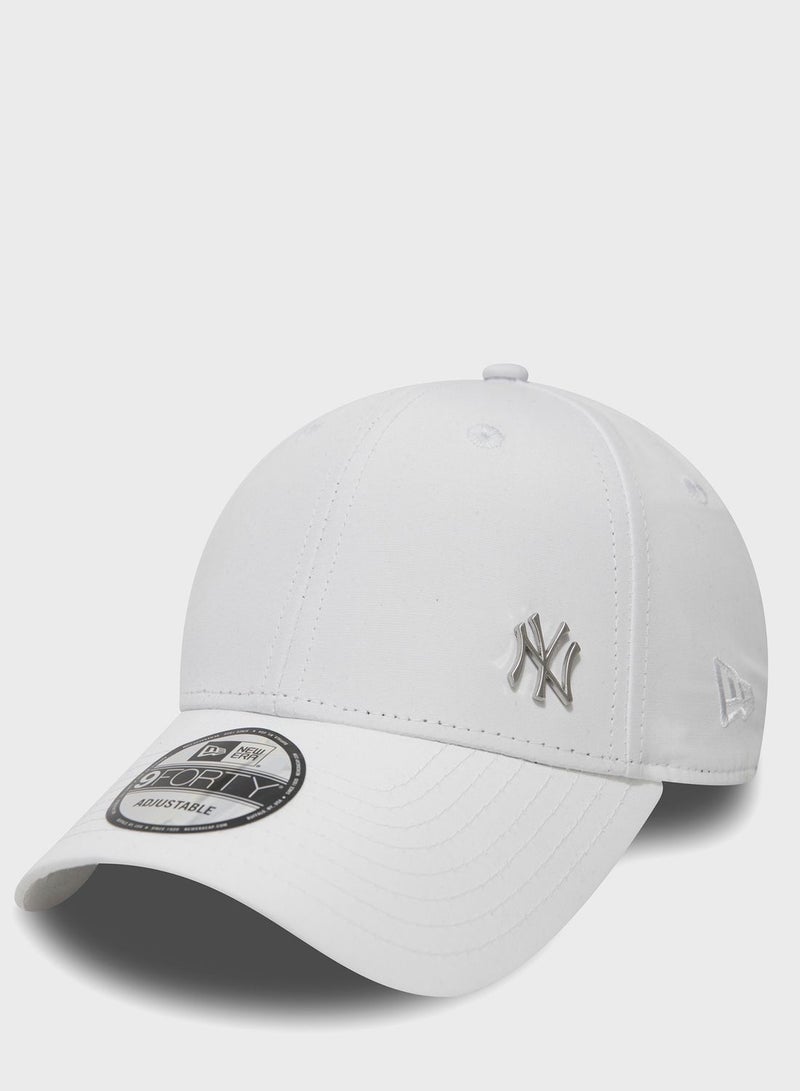 9Forty New York Yankees Logo Cap