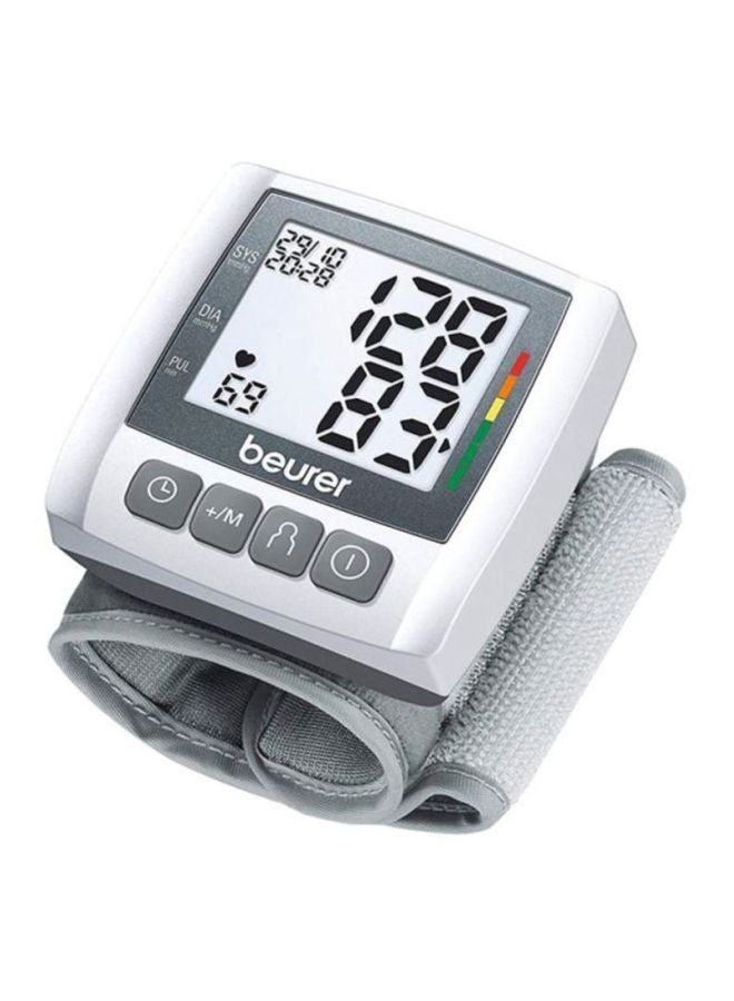 Beurer BC30: Wrist blood pressure monitor with compact design and easy operation.