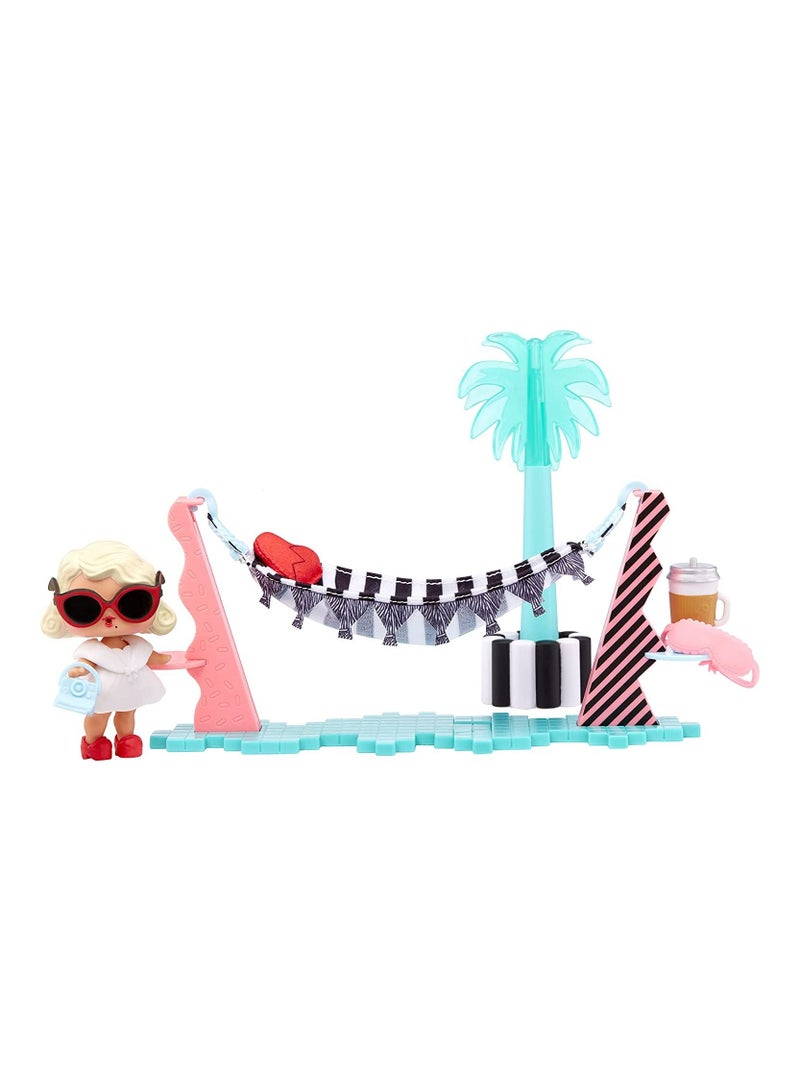 O.M.G. House of Surprises - Vacay Lounge Playset