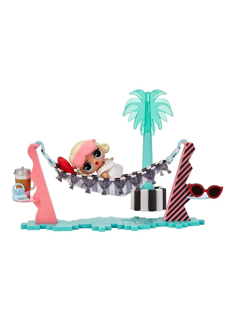 O.M.G. House of Surprises - Vacay Lounge Playset