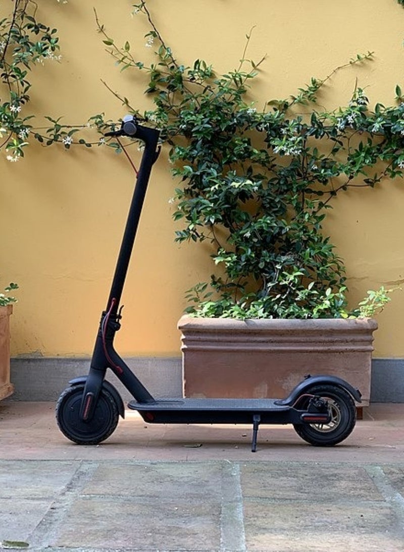 M365 Electric Scooter: Powerful 250W Motor, Long-lasting Battery, and Enhanced Traction Tube Tyre