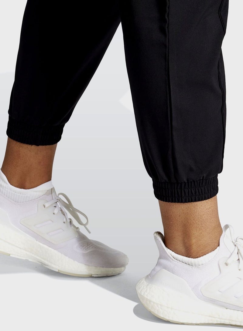 Train Essential Minimal Sweatpants