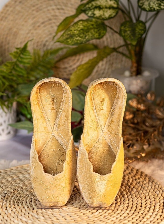 Women Golden Velvet Flat