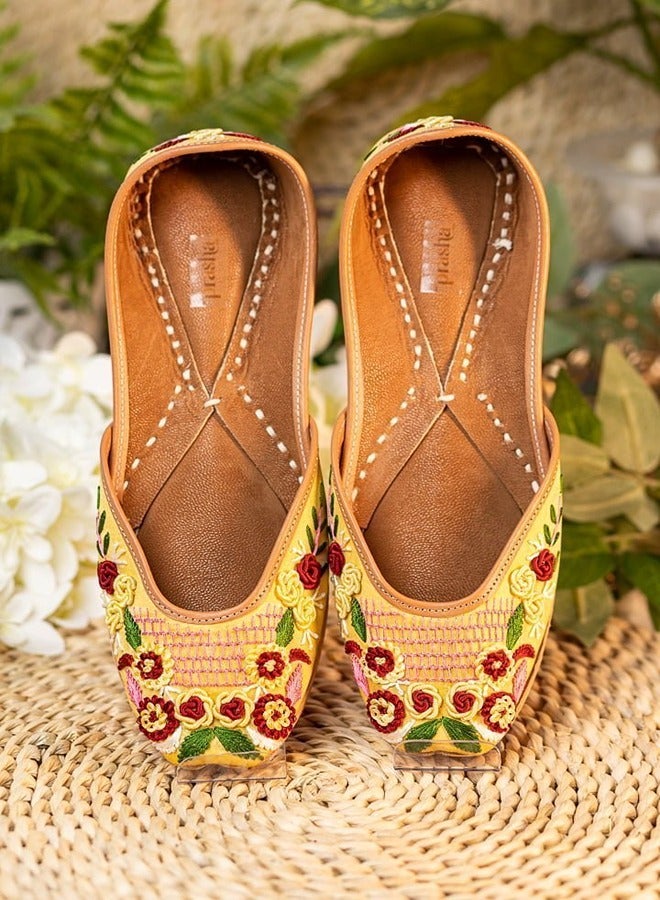 Women Yellow Embroidered Mojaris