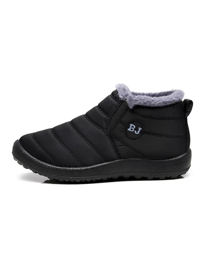 Women’s Waterproof Low Top Sneakers Black