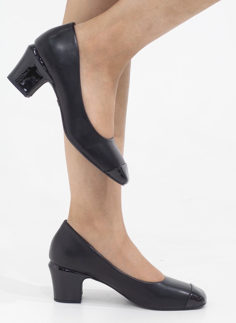 Delilah comfy 5cm heel pointy court shoe black