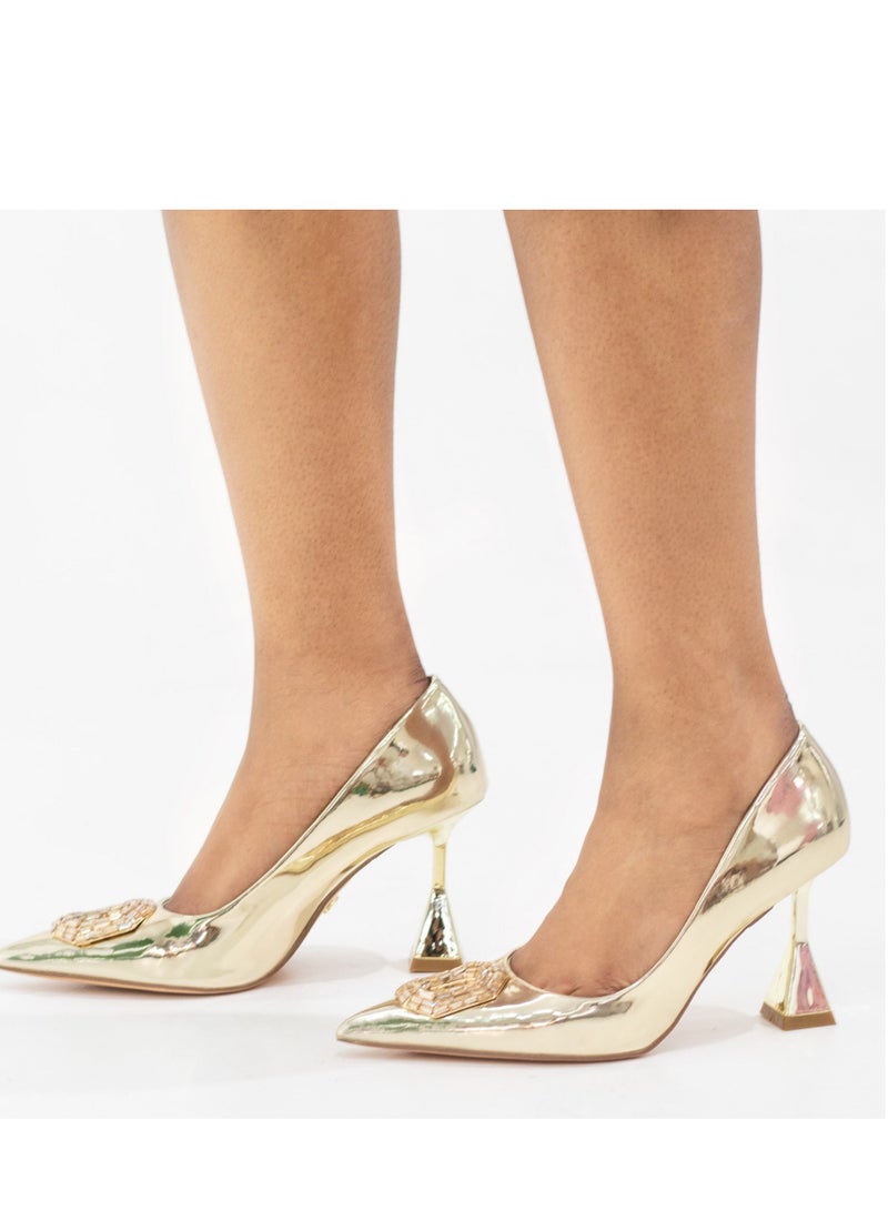 Sajna 9cm heel court with oct diamante trim gold