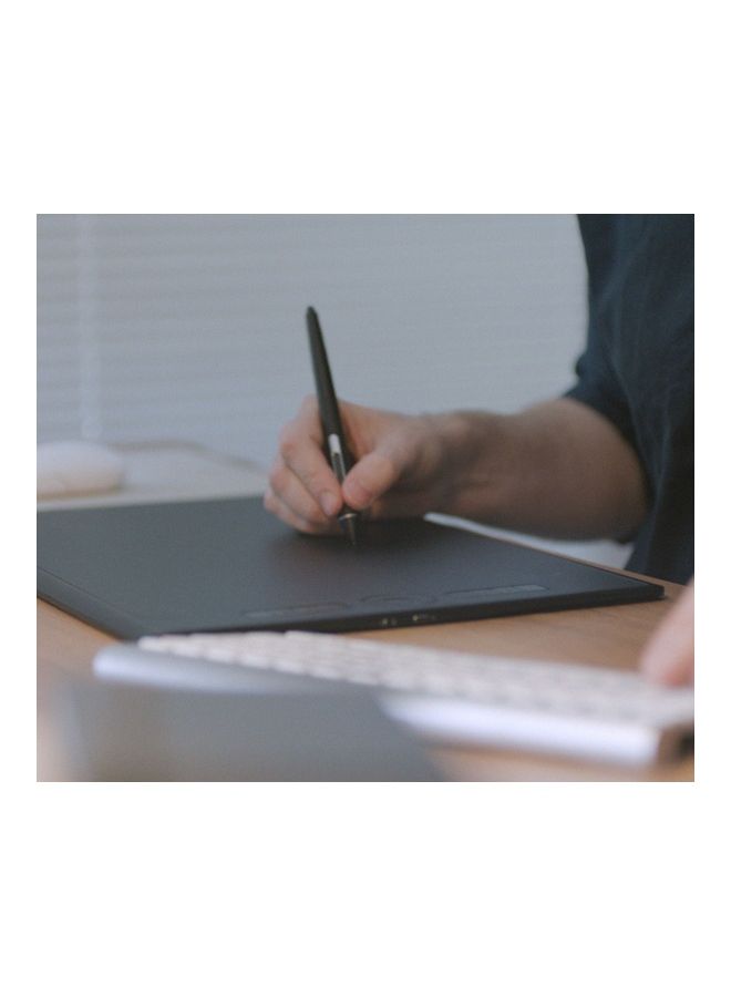 PTH-660-N Intuos Pro Medium Creative Pen Tablet Black