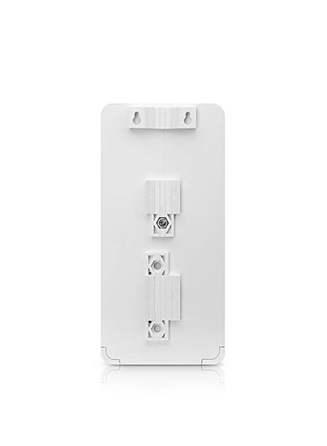 NanoSwitch Outdoor 4-Port PoE Passthrough Switch (N-SW) White