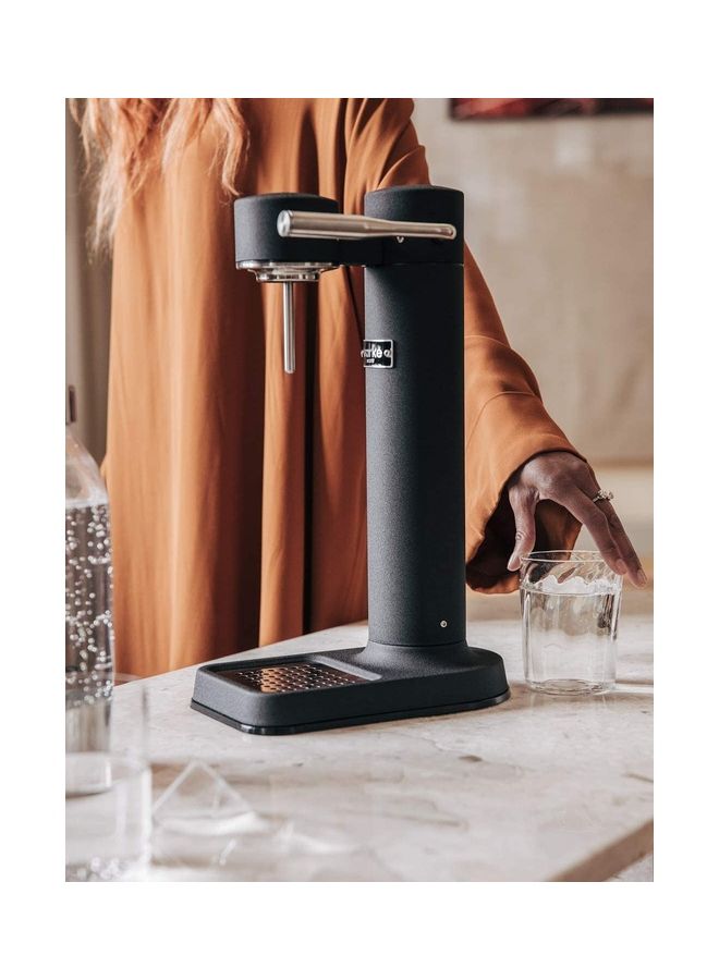 Carbonator/Sparkling Water Maker with Bottle Black