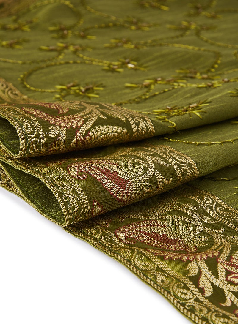 5-Piece Embroidered Placemat and Table Runner Set Green
