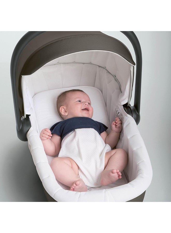 Vogue Baby Travel System - Blue, From 0 To 4 Years Old, Spacious Carrycot, Mattress, Hood With Extendable Sun Visor, Rocking Function, Compact Folding Pushchair, Made In Italy, Safety Harness