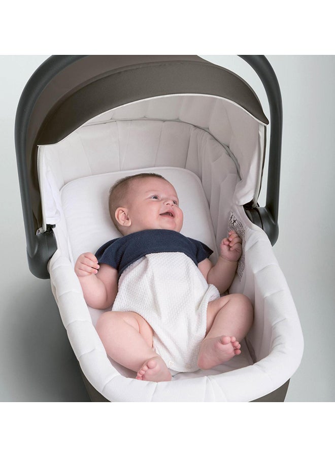 Vogue Baby Travel System - Grey, From 0 To 4 Years Old, Spacious Carrycot, Mattress, Hood With Extendable Sun Visor, Rocking Function, Compact Folding Pushchair, Made In Italy, Safety Harness