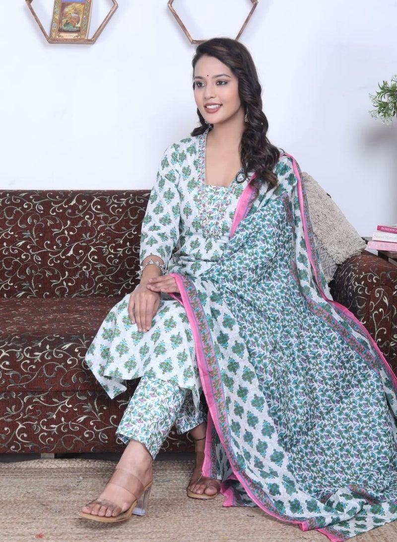 Two Directional Print Cotton Kurti Pant Dupatta Set Ethnic Wear for Women.