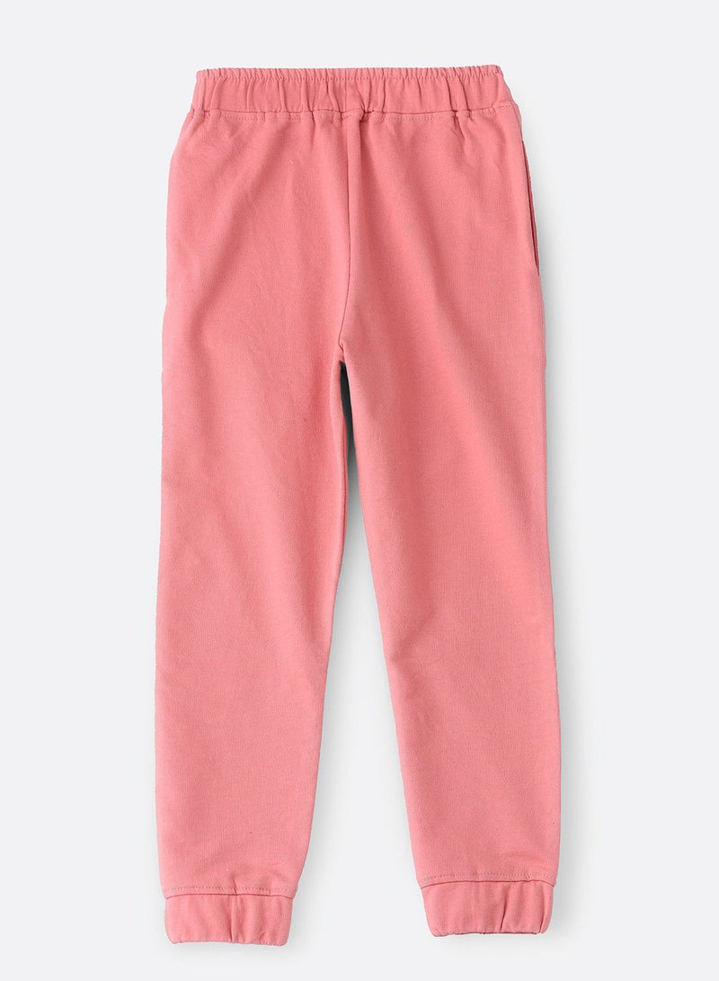 Solid jogger with elastic at bottom