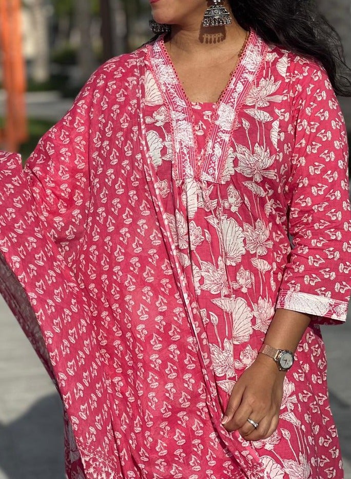 IndHeritage -  Eid kurti set collection - Premium cotton 3pc A line kurti set / salwar suit with embroidery & mirror work - Pink & white colour floral designed pants & dupatta - Indian Kurti Set IDH00163