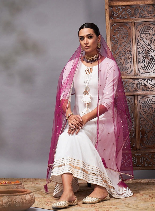 shae by sassafras Women Off White Kurta Set With Burgundy Net Sequins Dupatta
