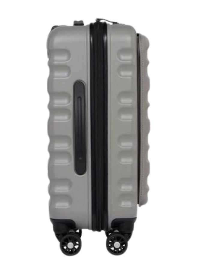 The Clifton Cabin with Pocket has all the features of our best-selling Clifton cases, with the added benefit of a chic but practical front pocket.