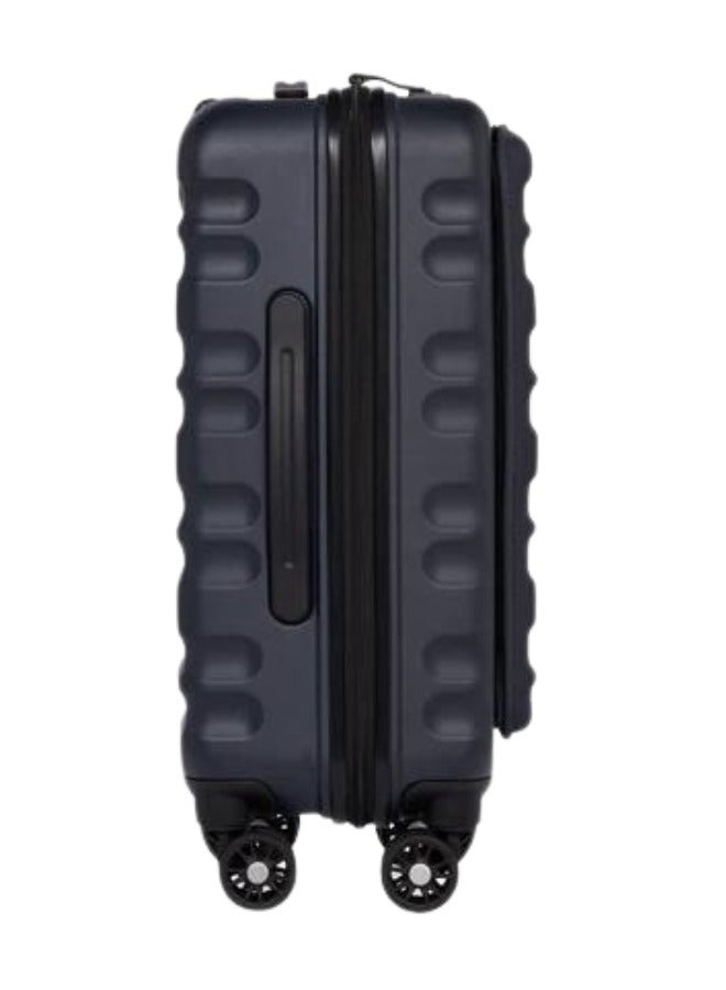 The Clifton Cabin with Pocket has all the features of our best-selling Clifton cases, with the added benefit of a chic but practical front pocket.
