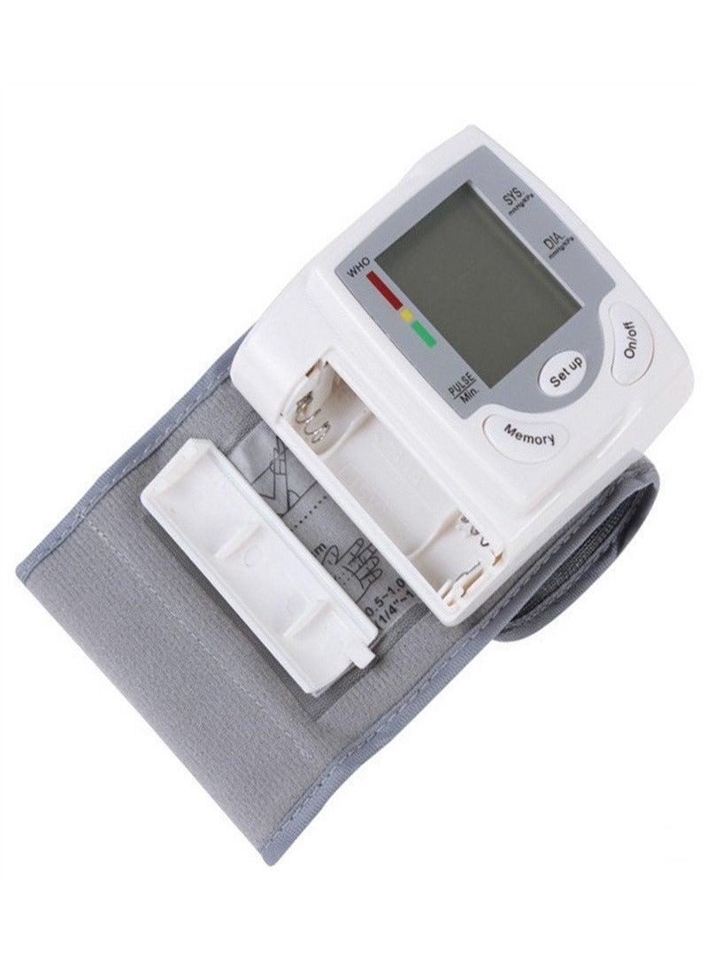 Wrist blood pressure monitor, fully automatic blood pressure monitor suitable for home office travel use （White）