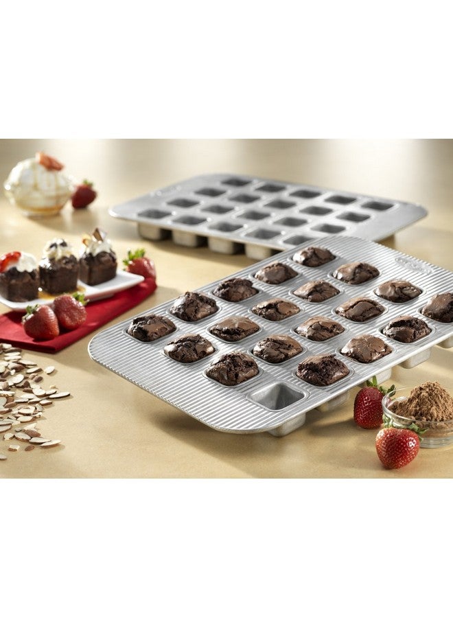 Bakeware Aluminized Steel Brownie Bite Pan 20 Well