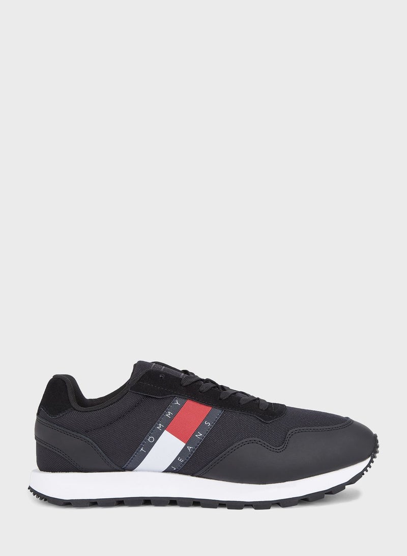 Retro Evolve Low Top Sneakers