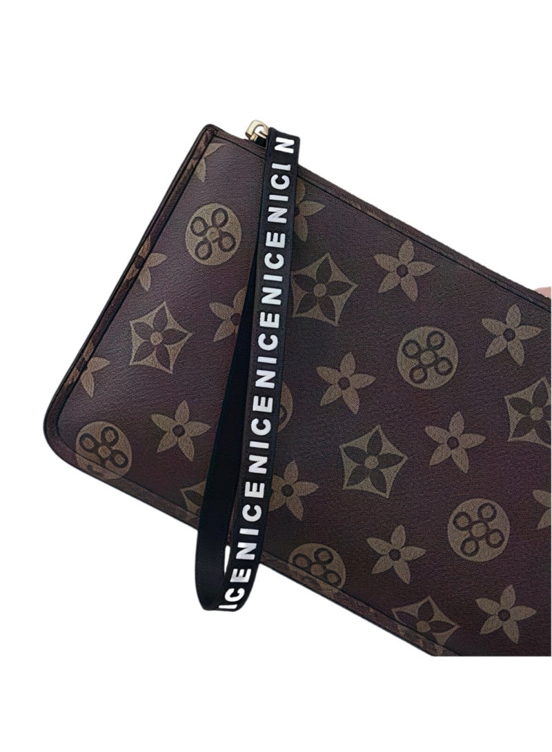 Pure color coin purse with zipper, high-quality leather, strong and durable. Lightweight and three-dimensional, stylish and simple. Large capacity, delicate and durable. Multi-card design,easy to use.