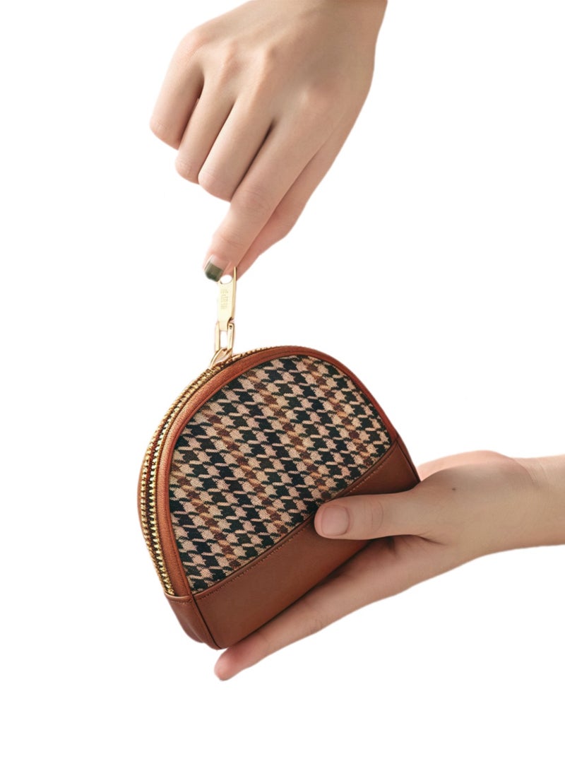 coin purse with zipper, high-quality leather, strong and durable. Lightweight and three-dimensional, stylish and simple. Large capacity, delicate and durable. Multi-card design,easy to use.