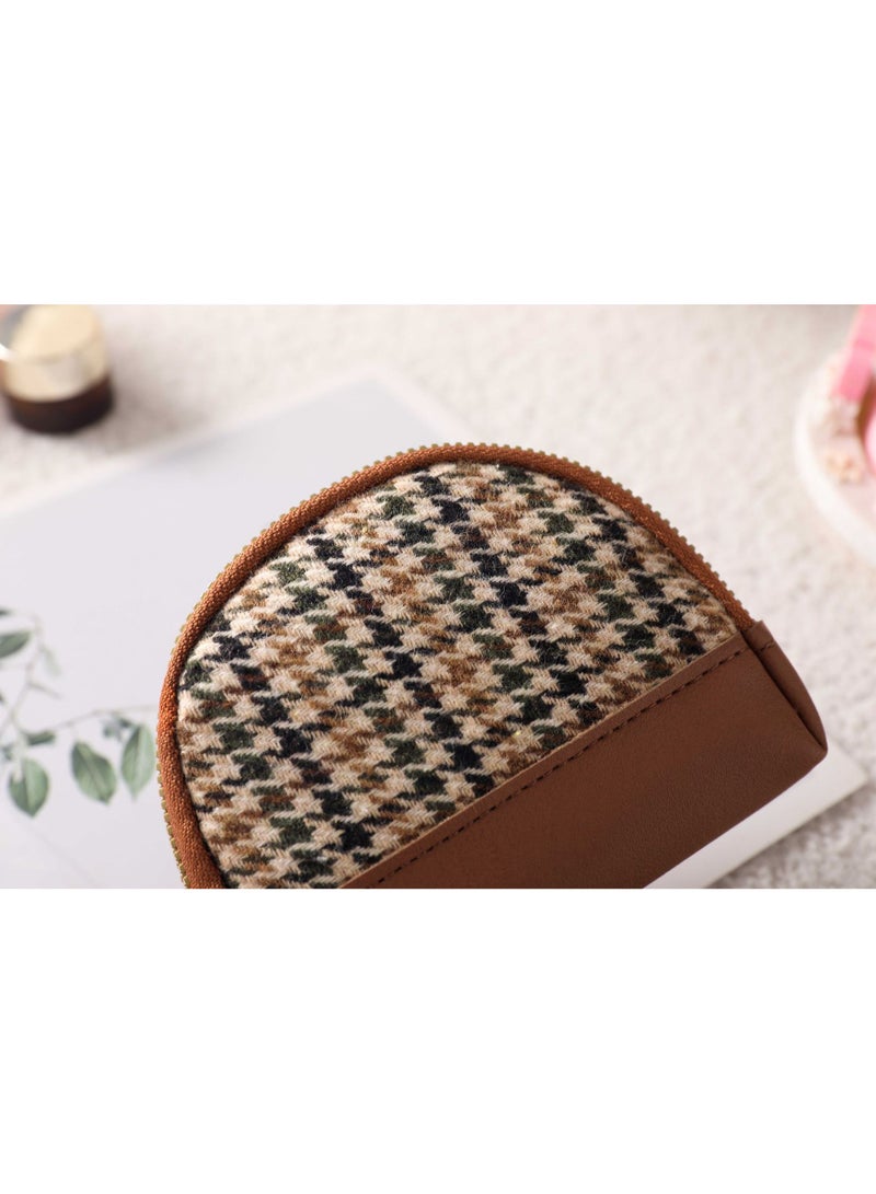 coin purse with zipper, high-quality leather, strong and durable. Lightweight and three-dimensional, stylish and simple. Large capacity, delicate and durable. Multi-card design,easy to use.