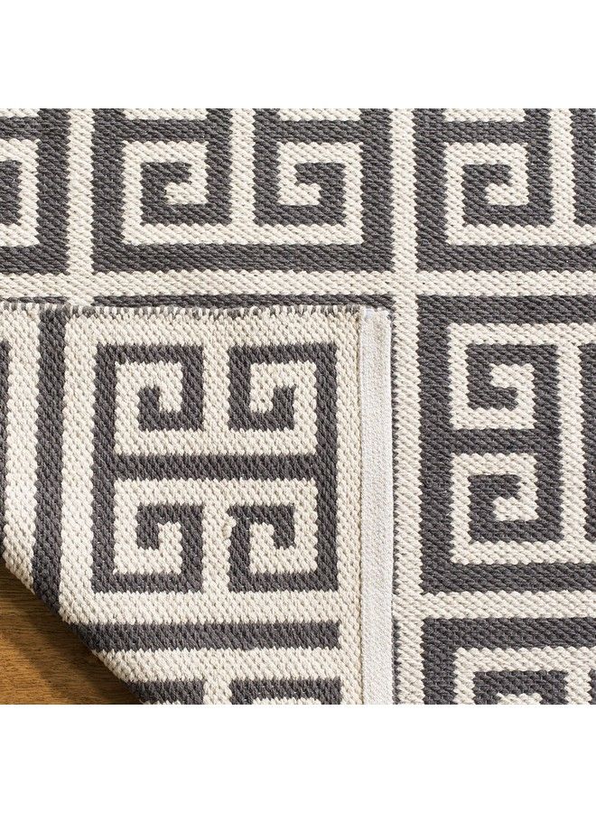 Montauk Collection Accent Rug 2'6