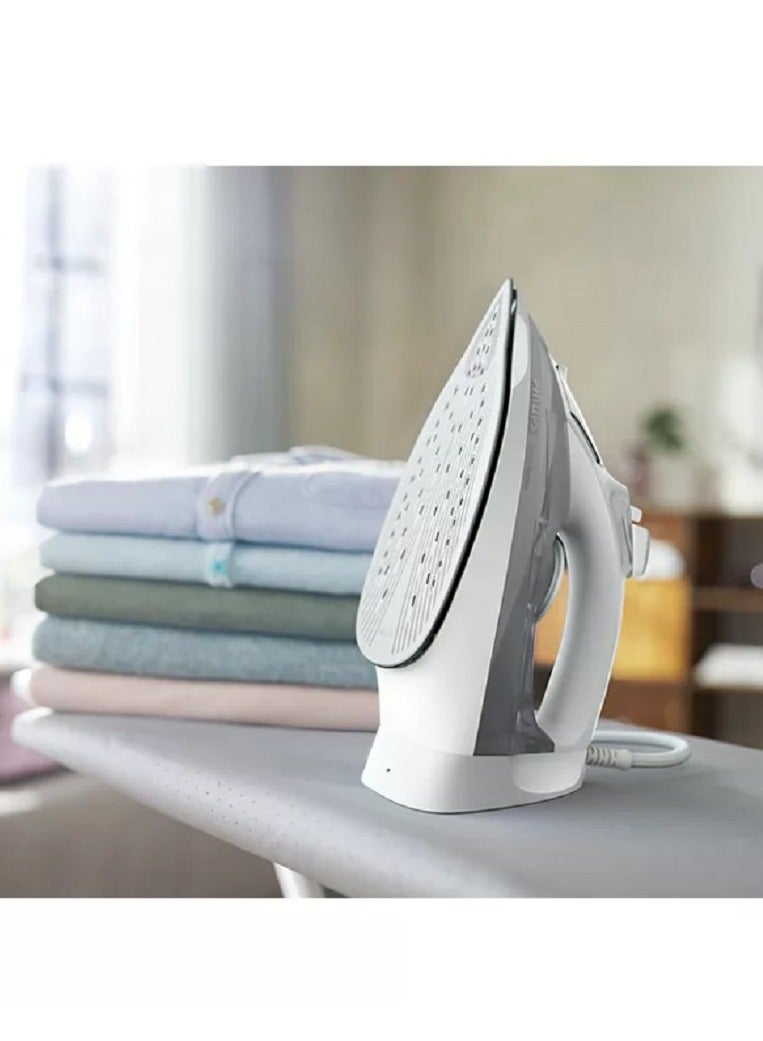 Steam Iron 5000 Series - 40G/Min Continuous Steam, 160 G Steam Boost, SteamGlide Plus, Vertical Steaming For Hanging Fabrics 320 ml 2400 W DST5010/10 grey