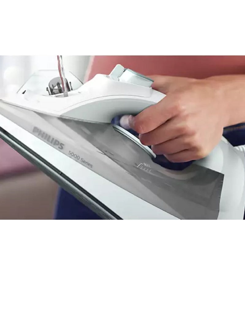 Steam Iron 5000 Series - 40 G/Min Continuous Steam, 160 G Steam Boost, SteamGlide Plus, Vertical Steaming For Hanging Fabrics 320 ml 2400 W DST5010/10 grey
