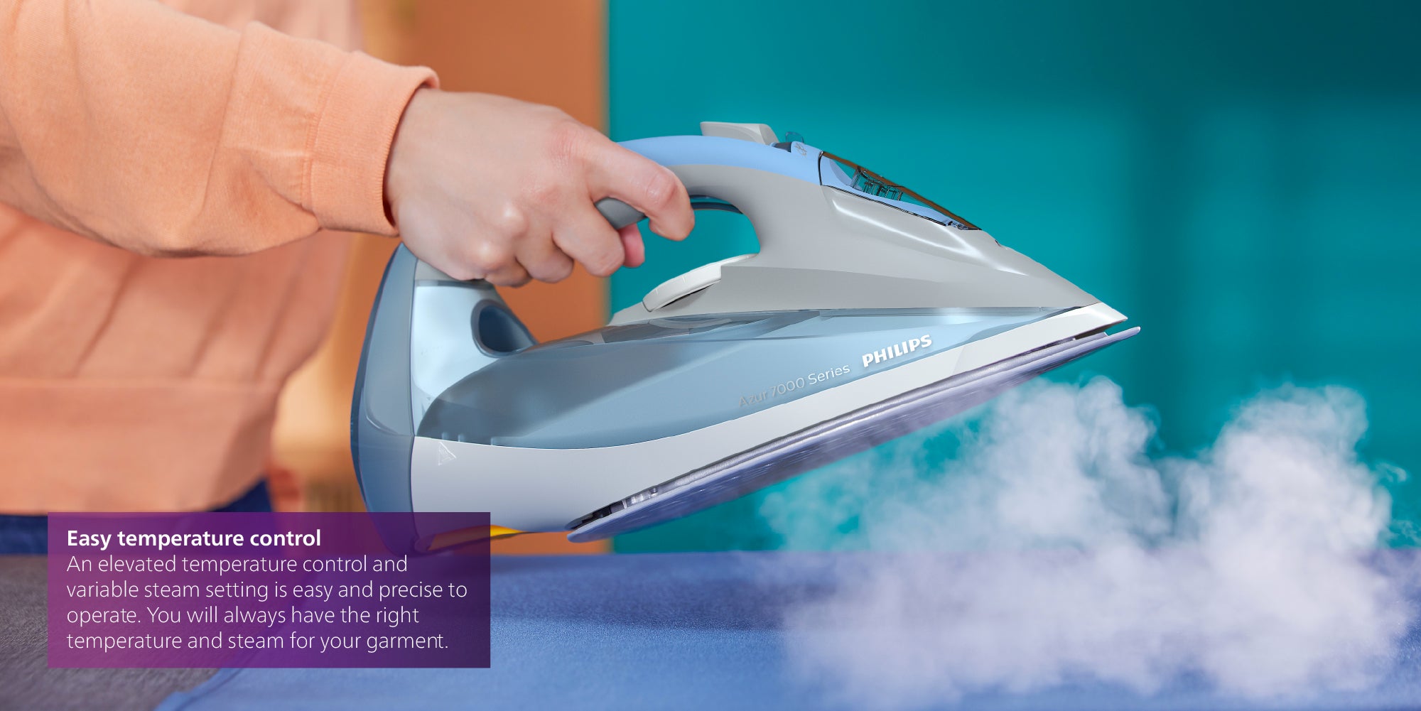 Steam Iron Series 7000 - 45g/min Continuous Steam, 300 ml 2600 W DST7011/26 Light Blue/Grey
