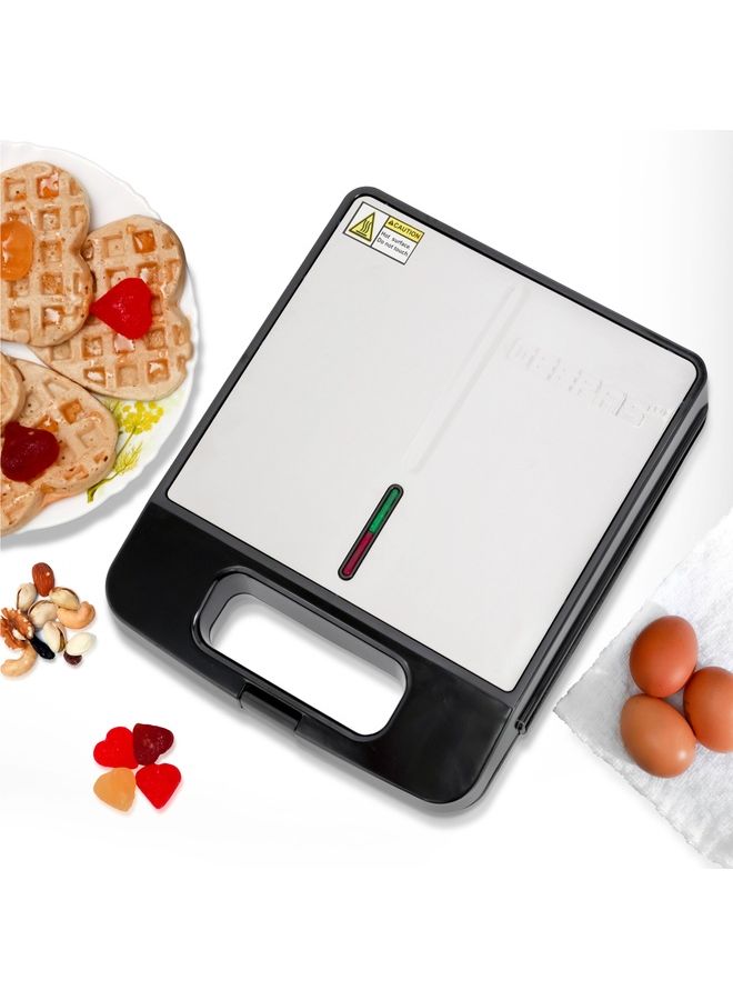 Non-Stick Heart Waffle Maker 4 Slice | Cool Touch Handle | Skid-Resistance Feet 1400.0 W GWM36543 Silver/Black