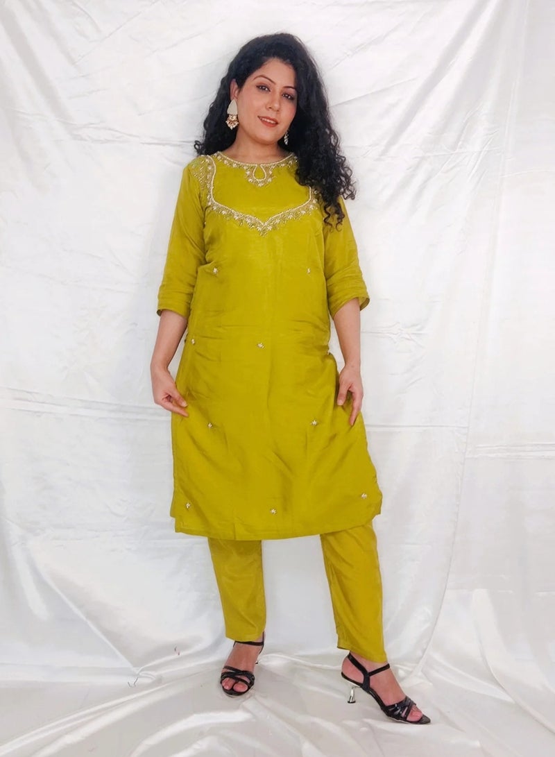 PRIYA’S PANACHE Elegant Silk Kurti Pant Suit Set with Muslin Dupatta – Festive & Party Wear for Women.
