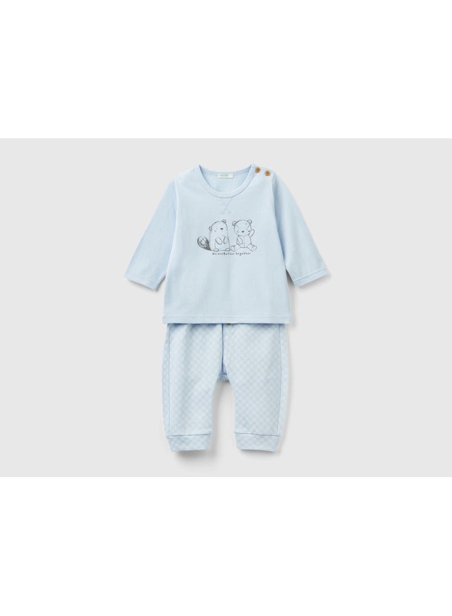 Warm T-Shirt And Trousers Outfit
