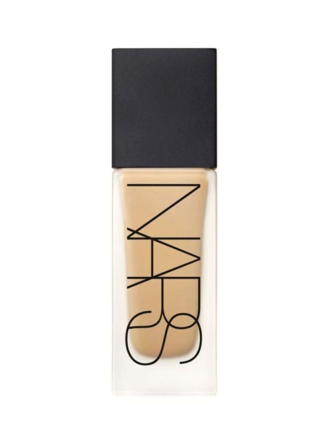 All Day Luminous Liquid Foundation Tahoe