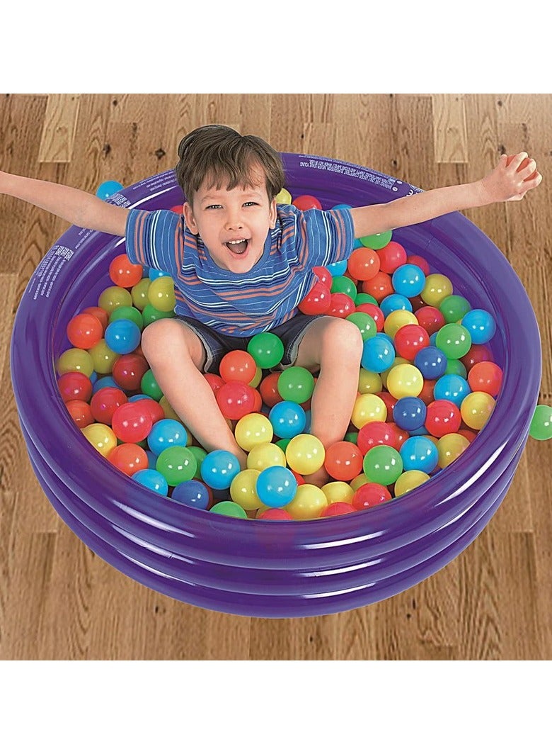 Inflatable pool with 50 colorful balls