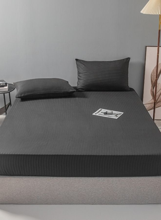 Fitted sheet with elastic corner 180*200+30cm with 2 pillow cases, bedsheet set 0f 3 piece king size, black.
