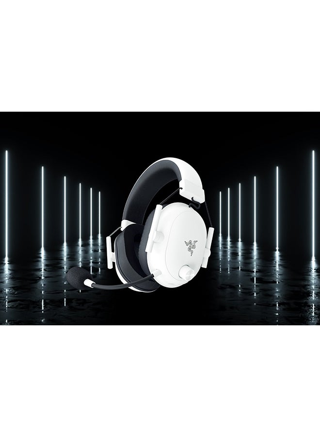 Razer BlackShark V2 HyperSpeed Wireless Gaming Headset, 280g Lightweight, THX Spatial Audio, Bendable Mic, 50mm Drivers, 2.4GHz, Bluetooth or USB, 70 Hr Battery w/USB Type C Charging - White Edition